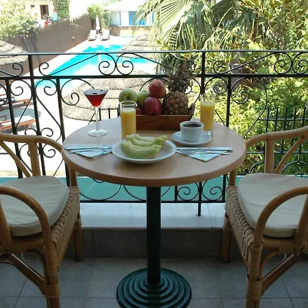 Santa Maura Aparthotel 4*